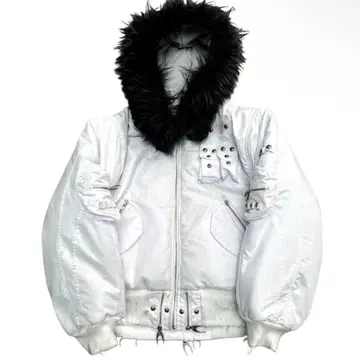 COZY CHAOS 후드 탈부착 가능 리버서블 봄버 자켓 화이트