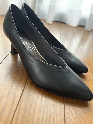 새상품 르 탈론 스틸레토 펌프스