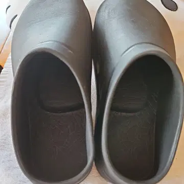 라쿠바키 이지 사보 샌들 블랙