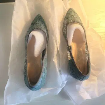 [ 미사용 새상품 ] 오리엔탈 트래픽 펌프스 37 (23.5)