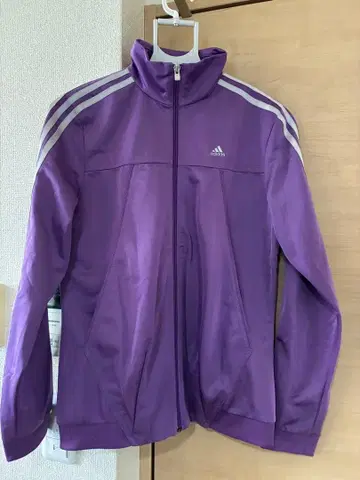 아디다스 보라색 저지