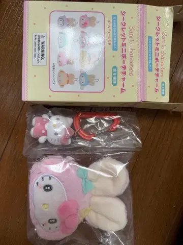 산리오 시크릿 미니 파우치 참 카라나비 키티