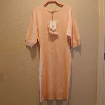 택 포함 MERCURYDUO 핑크 니트 원피스 프리 사이즈 벚꽃색