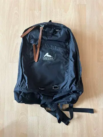 gregory 데이팩 26L 구 로고