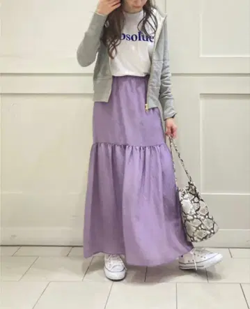 [택 포함 새상품] 알아바일 브라이트론 개더 절개 스커트 라벤더
