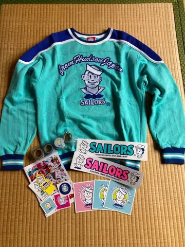 SAILORS 트레이닝복과 굿즈 세트