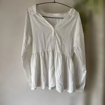 리엔다 화이트 플레어 셔츠 긴팔 백리본