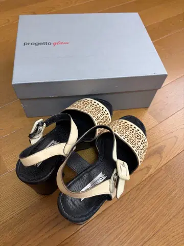 progetto glam 꽃 패턴 통굽 샌들 사이즈 36