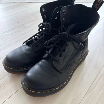 닥터마틴 여성용 블랙 가죽 하이컷 부츠