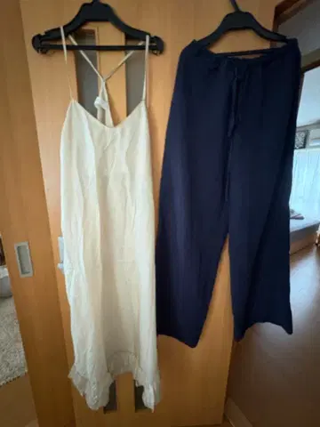 아이보리 슬립 드레스 네이비 팬츠 세트