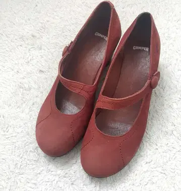 CAMPER 빨간색 멜리 제인 펌프스 37