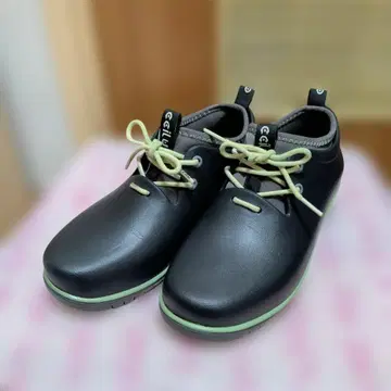 [ 처분 가격 ] ccilu 칠 경량 레인 신발 23cm 블랙