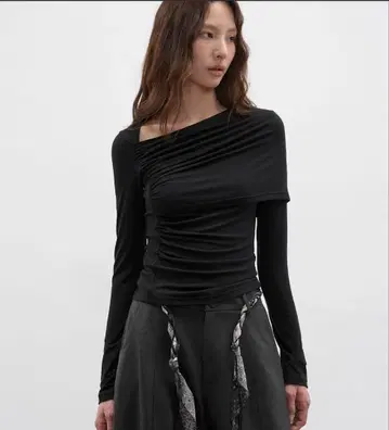 EIGHTH MONTH 레이어드 드레이프 상의