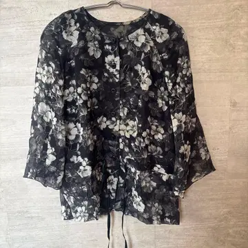 새상품급 jun ashida 꽃무늬 쉬폰 블라우스 블랙 9호 성숙/러블리