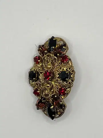 앤티크풍 빨검 브로치