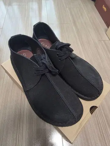 CLARKS ORIGINALS 블랙 디저트 트렉