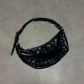 00s [ archive ] Y2K 스터드 숄더백 광택
