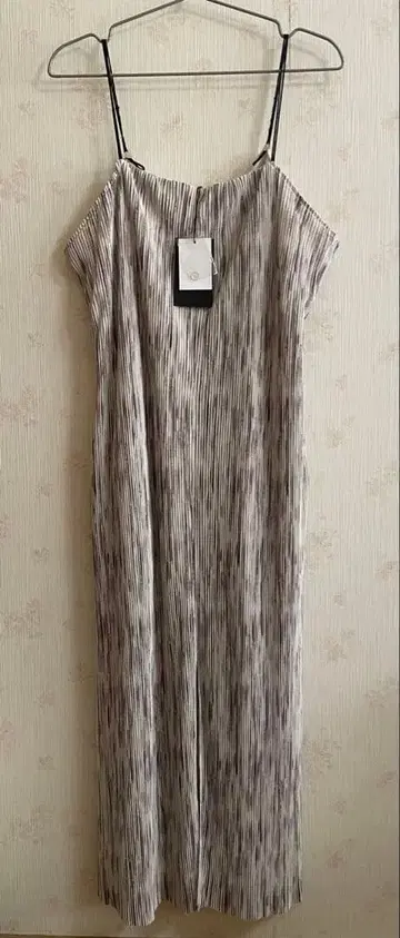 스트라이프 패턴 슬립 드레스