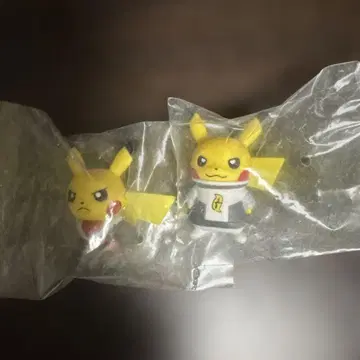 단원 놀이 피카츄, 포켓몬 센터 한정판 가챠 피규어 2체 세트