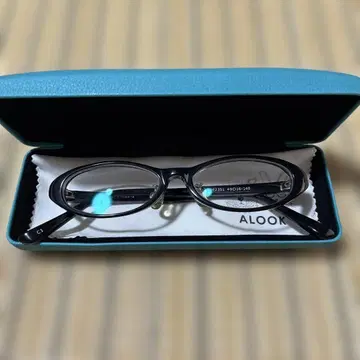 OWNDAYS 블랙 프레임 안경 케이스 포함