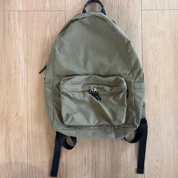 STANDARD SUPPLY 올리브 백팩 카키