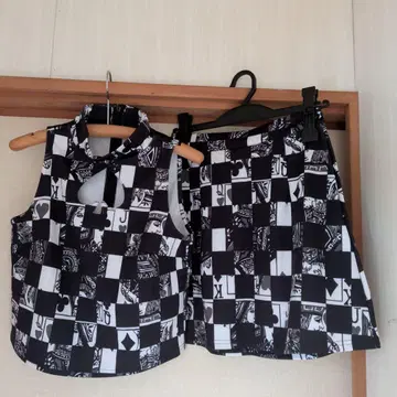 MURUA 트럼프 무늬 셋업 (상의 스커트) 스페이드