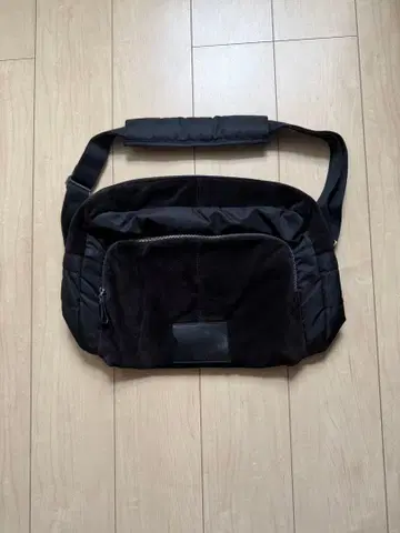 컨디션 최상 Daniel&Bob 메신저 백 나일론 스웨이드 블랙