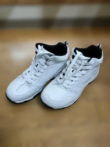 HI-TEC 스노우 트레이닝 방수 스니커즈