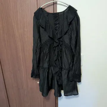 센소유니코.tb.실크 혼방.자수.프릴.가디건.