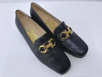 Ferragamo 블랙 가죽 로퍼