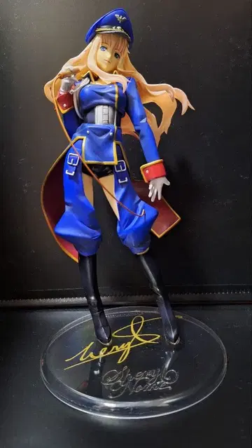 엑설런트 모델 마크로스 F 셰릴 놈 (파란 군복) 피규어