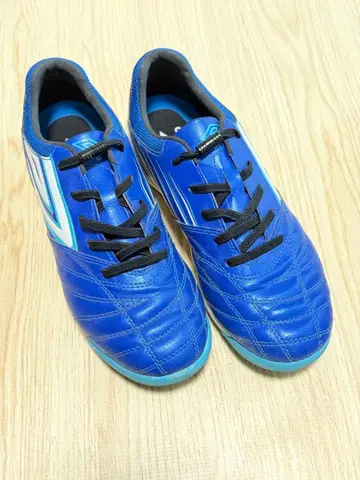 엄브로 액셀러레이터 축구화 24.0