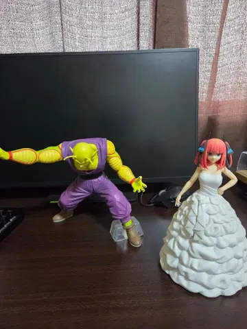 피콜로와 나카노 니노 피규어 세트