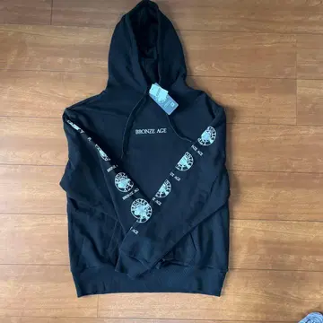 BRONZE AGE 블랙 후드티 미사용품