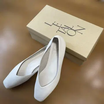 르 탈론 플랫 펌프스 아이보리