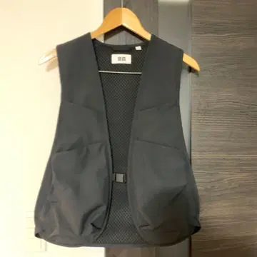 UNIQLO U 유니클로 유틸리티 베스트 L 블랙