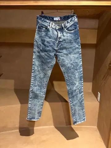 phingerin 케미컬 스키니 맨투맨