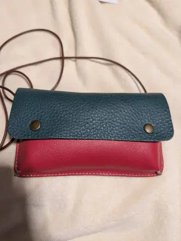 미사용 새상품 택 포함 가죽 숄더 백 스마트폰 일본제 일본산 iPhone