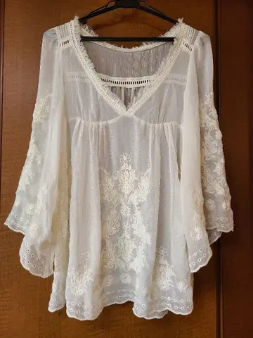 MURUA 화이트 자수 7부 소매 FREE 사이즈