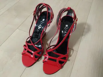 [ DIANA 새상품급 ] 에나멜 샌들 뮬 빨간색