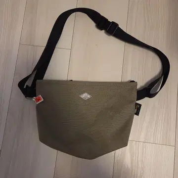 정품 세금 포함&배송비 포함 단톤 카키 사코슈