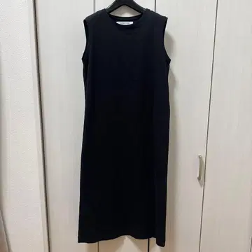 BEATING HEART 슬리브리스 롱 원피스 블랙 민소매