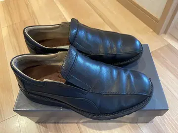 블랙 가죽 허시파피 슬립온 슈즈