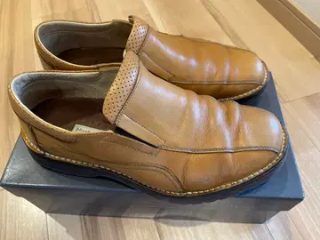 카멜 가죽 허시파피 슬립온 슈즈