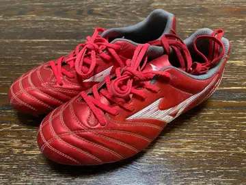 미즈노 축구화 빨간색