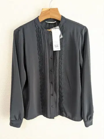 테치치 테라스 프론트 레이스 턱 블라우스 네이비 프리 사이즈