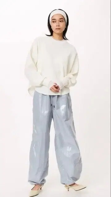 스터닝 루어 글로시 볼륨 팬츠 사이즈 2