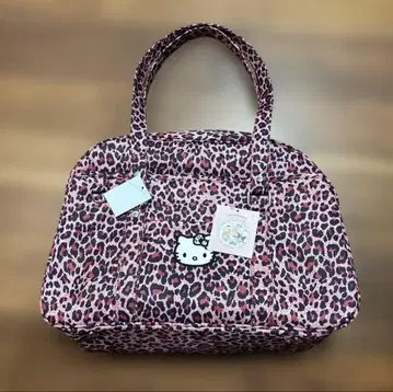 산리오 헬로키티 보스턴 백 아베일 레오파드 무늬