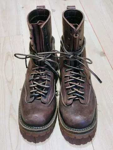 화이트 부츠 스모크 점퍼