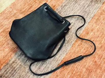 중고 MR.OLIVE 인파마 가죽 실린더 백